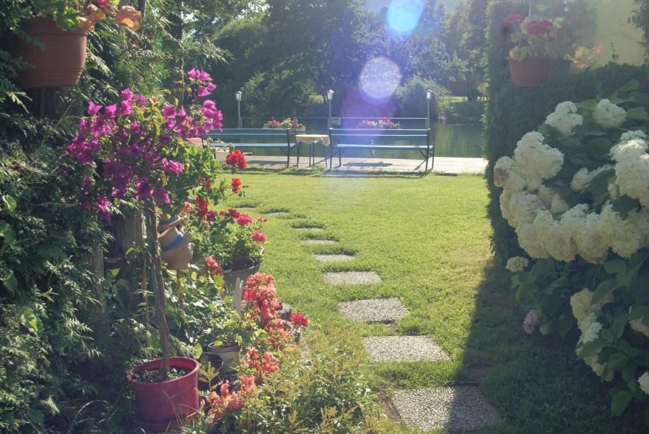 Ferienwohnungen Schiller Landskron エクステリア 写真